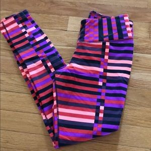 Nike workout leggings size small